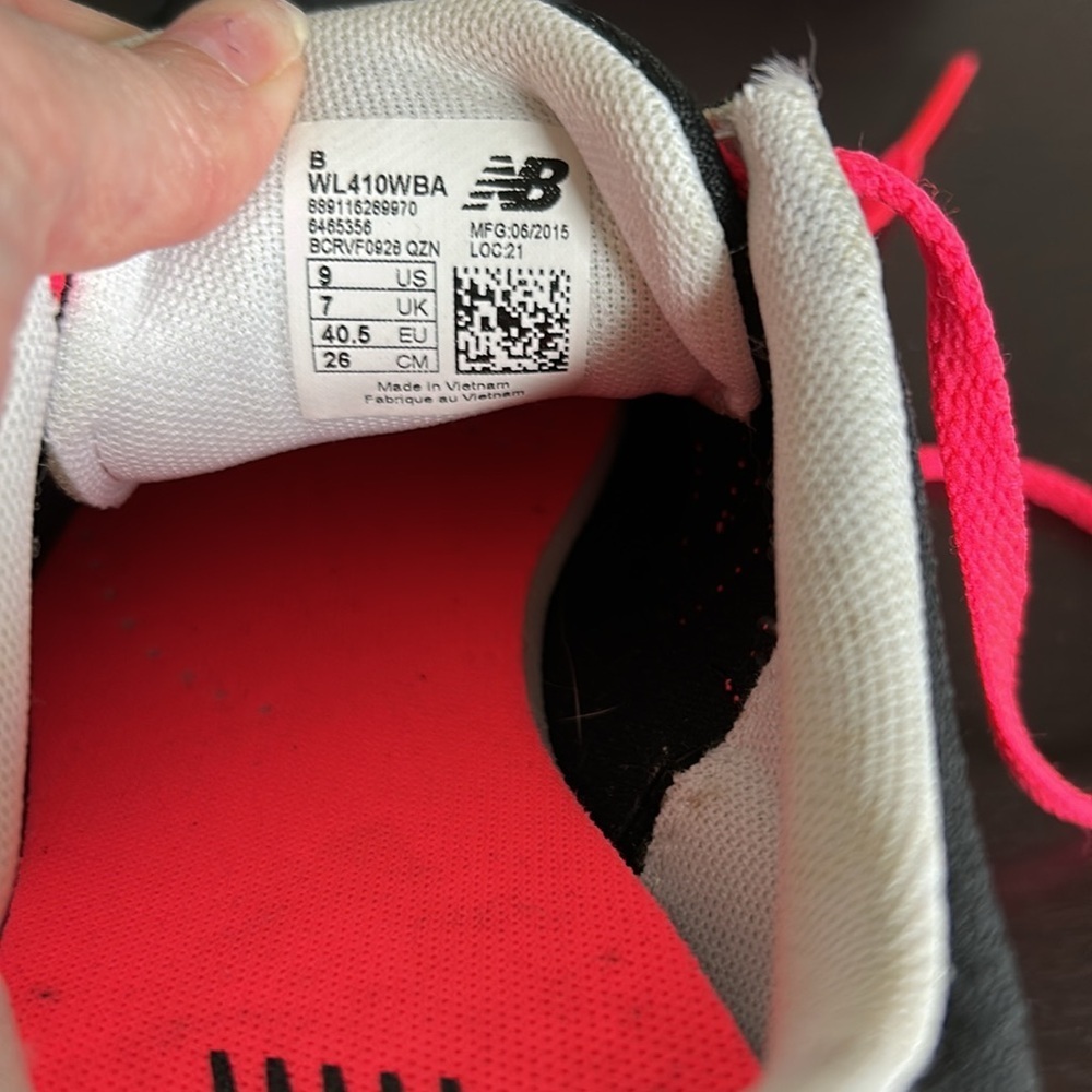 New Balance 410 Sneaker WL410WBA Black Casual Running Tennis  Shoes Sz 9 NEW - Picture 8 of 9